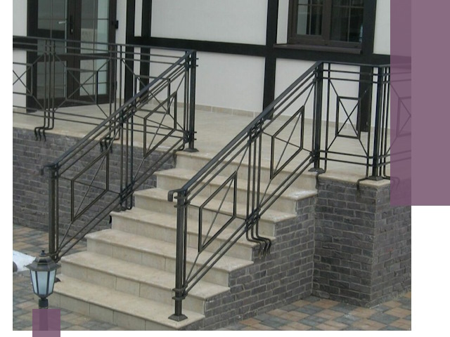 Перила для крыльца в Лобне — монтаж, изготовление и установка