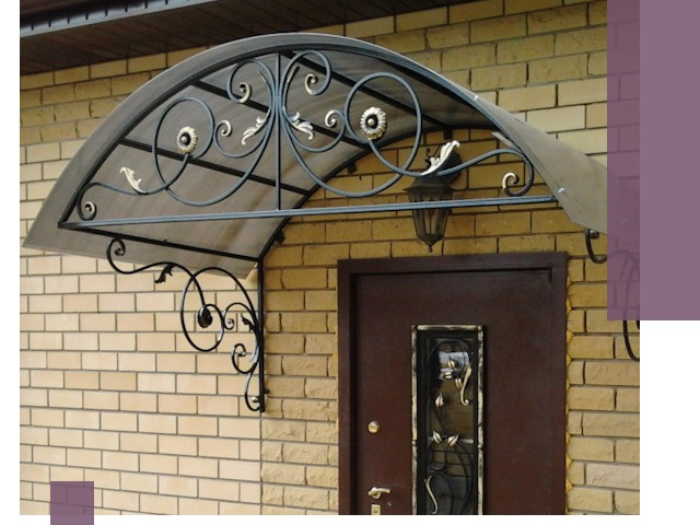 Изготовление козырьков из металла под ключ в Лобне