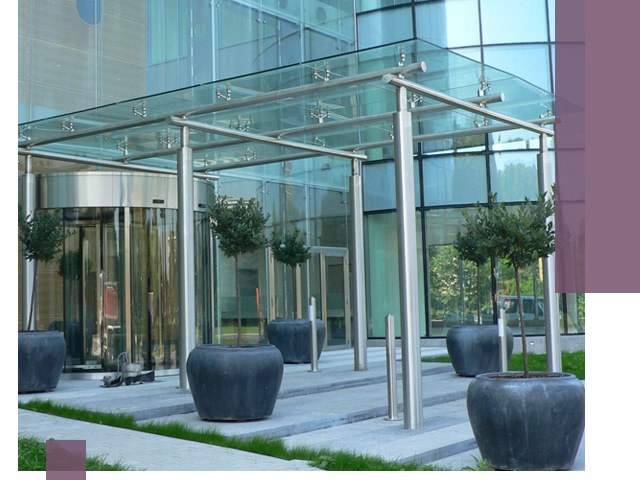 Навесы из стекла на заказ в Лобне — монтаж и установка