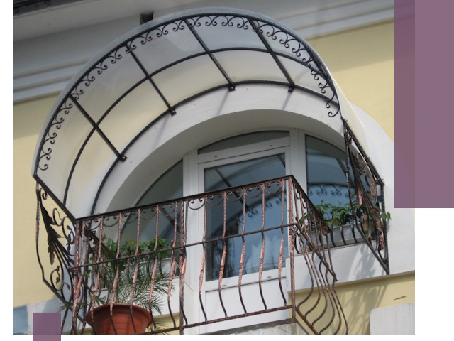 Козырьки над балконом в Лобне — изготовление и монтаж